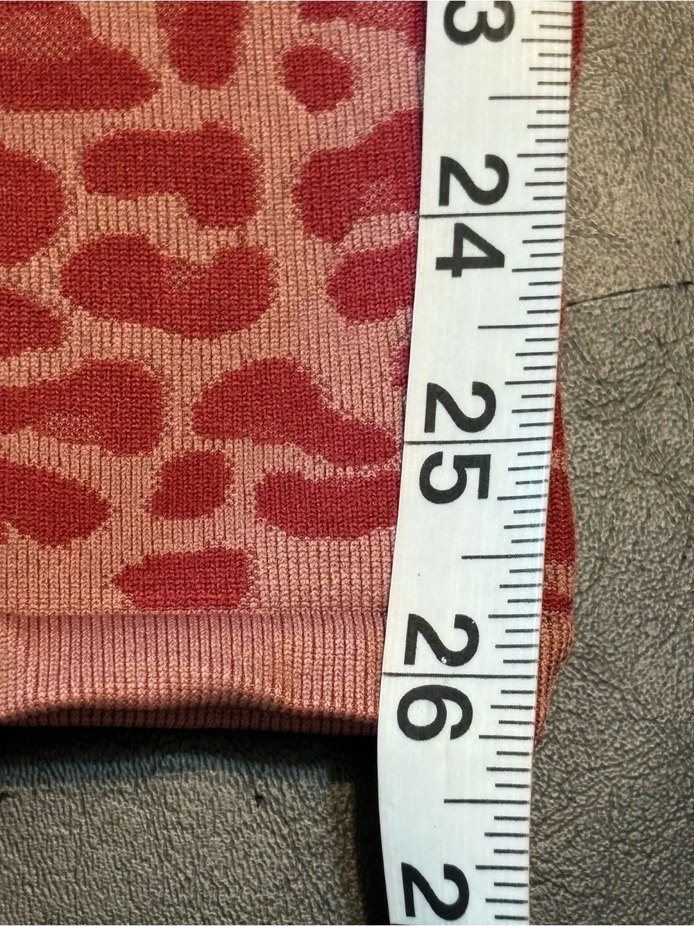 Fabletics Mauve High-Waist Seamless Leggings with Leopard Jacquard pattern Sz M